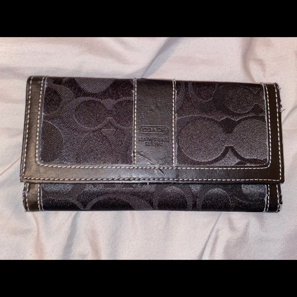 Vintage Coach Leatherware Tri-Fold Long Wallet